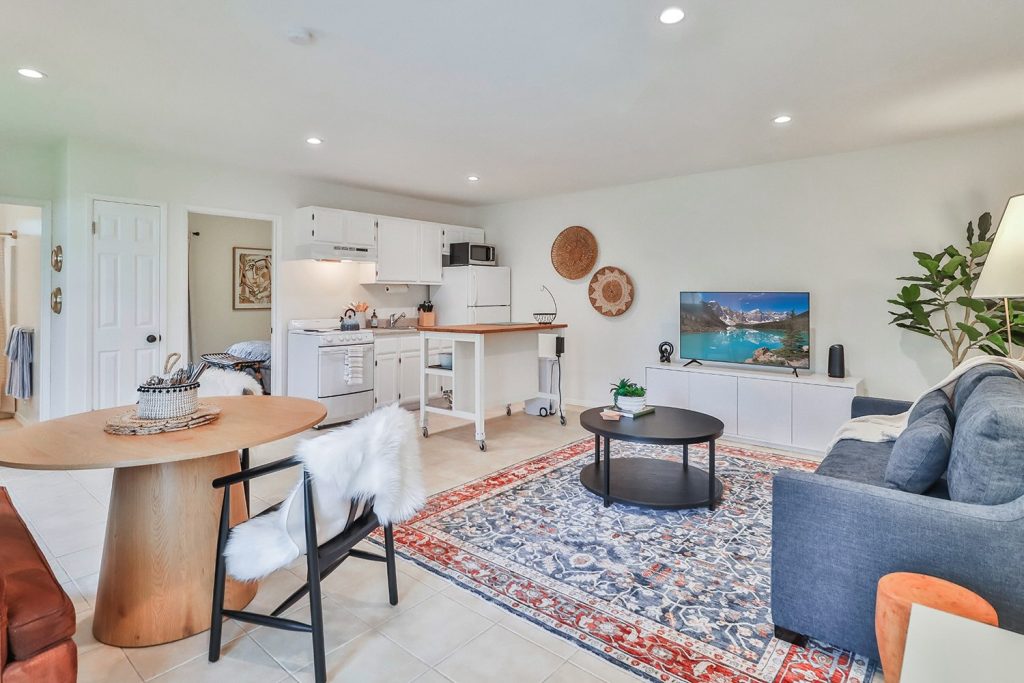 bLiving Kitchen and Dining1
